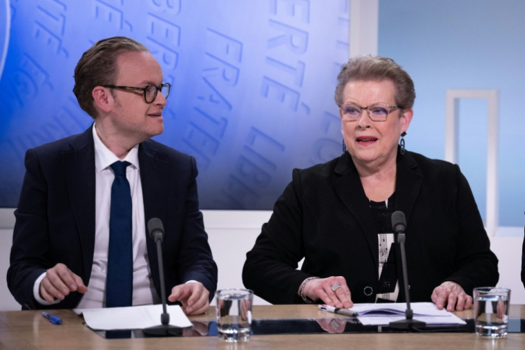 Le candidat d'Horizon à la mairie de Strasbourg, Pierre Jakubowicz (g), et la candidate du Parti socialiste (PS) à la mairie de Strasbourg, Catherine Trautmann, lors d'un débat organisé par la chaîne de radio et de télévision locale 'ICI Alsace', le 11 mars 2026 à Strasbourg, dans le Bas-Rhin ( AFP / SEBASTIEN BOZON )