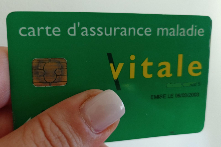 Un habitant de Charente dispose de deux cartes vitales différentes, ce qui l'empêche selon lui de toucher correctement sa retraite. (illustration) (NewsGene)