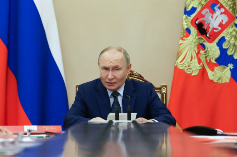 Le président russe Vladimir Poutine lors d'une réunion télévisée avec des membres de son Conseil de sécurité, le 22 septembre 2025 au Kremlin ( POOL / Alexander KAZAKOV )