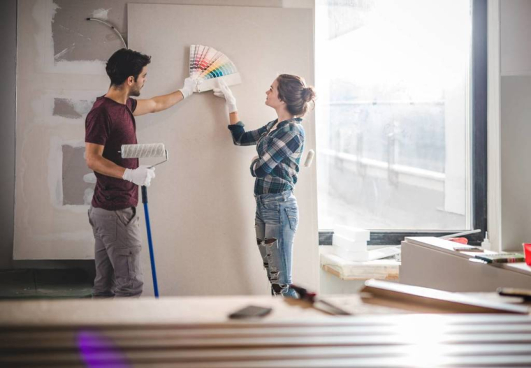 Locataires : peut-on négocier le loyer en cas de travaux à effectuer ? / iStock.com - skynesher