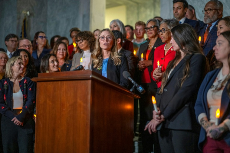 Annie Farmer, une victime des crimes sexuels de Jeffrey Epstein, à Washington, le 18 novembre 2025 aux Etats-Unis ( AFP / DANIEL HEUER )