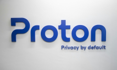 Proton lance un observatoire sur la cybercriminalité sur le dark web ( AFP / Fabrice COFFRINI )