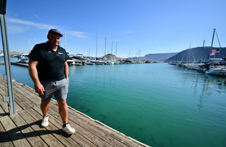 Bruce Nelson, dont la famille détient la marina du lac Mead depuis des années, dans l'Etat du Nevada, aux Etats-Unis, le 21 août 2026 ( AFP / Frederic J. BROWN )