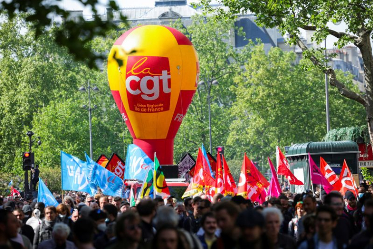 FRANCE: UN 1ER-MAI TRÈS POLITIQUE AVANT LE "TROISIÈME TOUR" DES LÉGISLATIVES