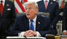 Le président américain Donald Trump dans le Bureau ovale de la Maison Blanche à Washington, le 30 janvier 2026 ( AFP / Annabelle GORDON )