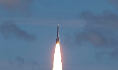 La fusée Ariane 6 d'Arianespace transportant 36 satellites de la constellation Amazon Leo, le 17 juin 2026 à Kourou, en Guyane ( AFP / RONAN LIETAR )
