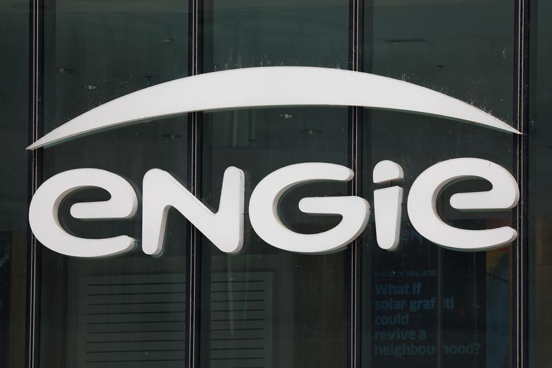 Le logo d'Engie sur la tour de l'entreprise à La Défense