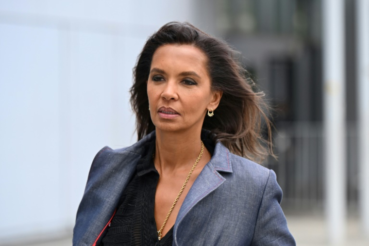Karine Le Marchand quitte le tribunal de Paris le 26 mai 2025 ( AFP / Leo VIGNAL )