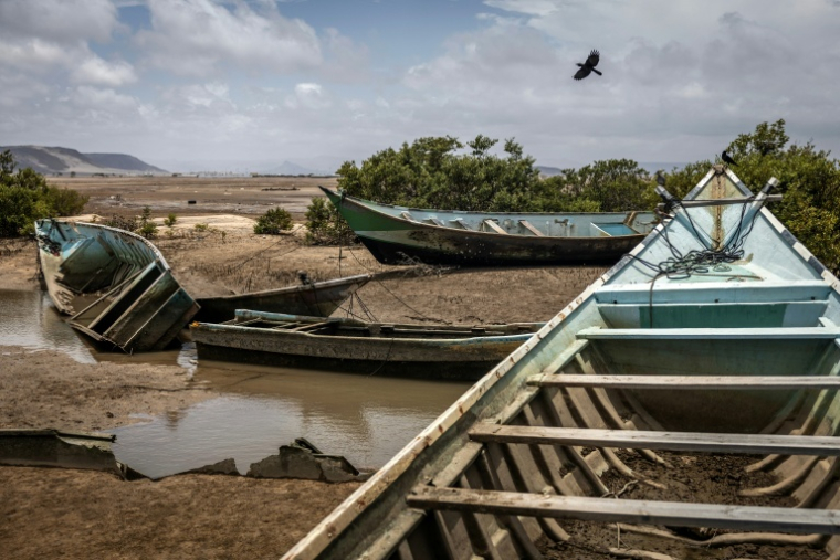 (Photo archives) Bateaux saisis auprès de passeurs de migrants, dans un poste des garde-côtes à Khor Angar (Djibouti), le 12 avril 2026 ( AFP / Luis TATO )