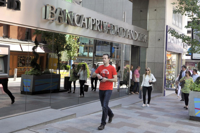 Uneagence de Banca Privada d'Andorra (BPA) photographiée le 5 décembre 2015 à Andorre-la-Vieille. ( AFP / PASCAL PAVANI )