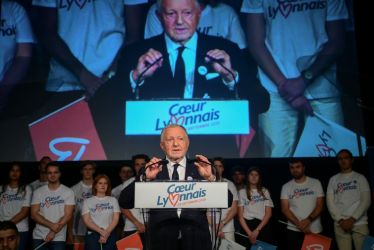 Jean-Michel Aulas lors d'un meeting de campagne à Lyon, le 26 septembre 2025 ( AFP / OLIVIER CHASSIGNOLE )