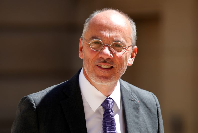 RICHARD RÉFUTE L'EXISTENCE D'UN PLAN VISANT À UNE BAISSE DES EFFECTIFS D'ORANGE