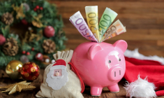 Nombreux sont ceux qui souhaitent donner une somme d'argent à leurs proches pour les fêtes (Crédit photo: © Jérôme Rommé - stock.adobe.com)