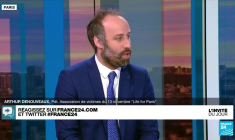 Arthur Dénouveaux, rescapé du Bataclan : "La justice ne s’arrête pas à la salle d’audience"