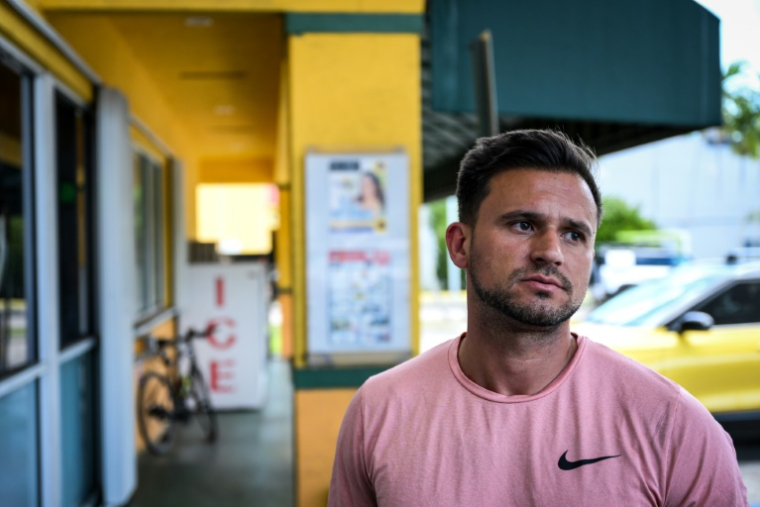 Employé d'une société d'import-export, Denis Caldeira bénéficie comme d'autres immigrés vénézuéliens aux Etats-Unis d'un statut de protection supprimée par l'administration du président Donald Trump, à Doral (Floride), aux Etats-Unis, le 20 mai 2025 ( AFP / CHANDAN KHANNA )