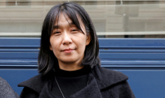 La prix Nobel de littérature coréenne Han Kang, à Paris, le  9 novembre 2023 ( AFP / Geoffroy VAN DER HASSELT )