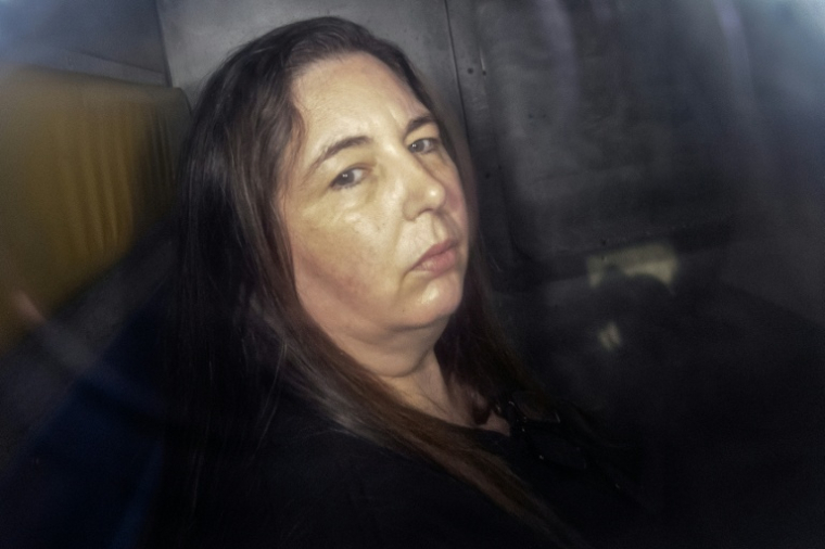 Erin Patterson arrive au tribunal de Morwell, en Australie, le 12 mai 2025 ( AFP / Martin KEEP )