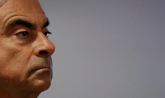 GHOSN RÉFLÉCHIT AUX LIENS CAPITALISTIQUES RENAULT-NISSAN