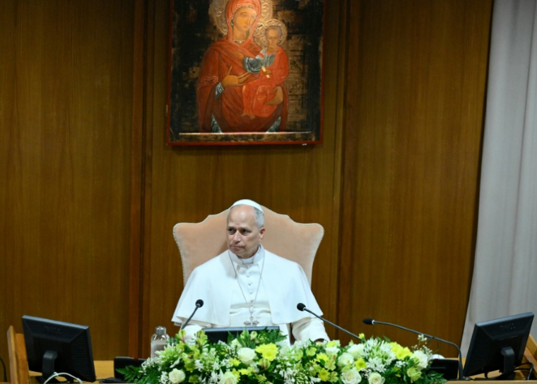 Le pape Léon XIV lors de la présentation de sa première encyclique "Magnifica Humanitas" consacrée à l’essor de l’intelligence artificielle, le 25 mai 2026 au Vatican ( AFP / Alberto PIZZOLI )