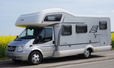 Des sociétés proposent de louer à plusieurs des camping-cars à l'année. (illustration) (schlappohr / Pixabay)