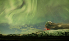 ISLANDE: UN VOLCAN ENTRE EN ÉRUPTION PRÈS DE REYKJAVIK