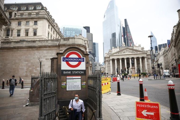 GRANDE-BRETAGNE: LE PIB S'EST MOINS CONTRACTÉ QUE PRÉVU EN DÉCEMBRE