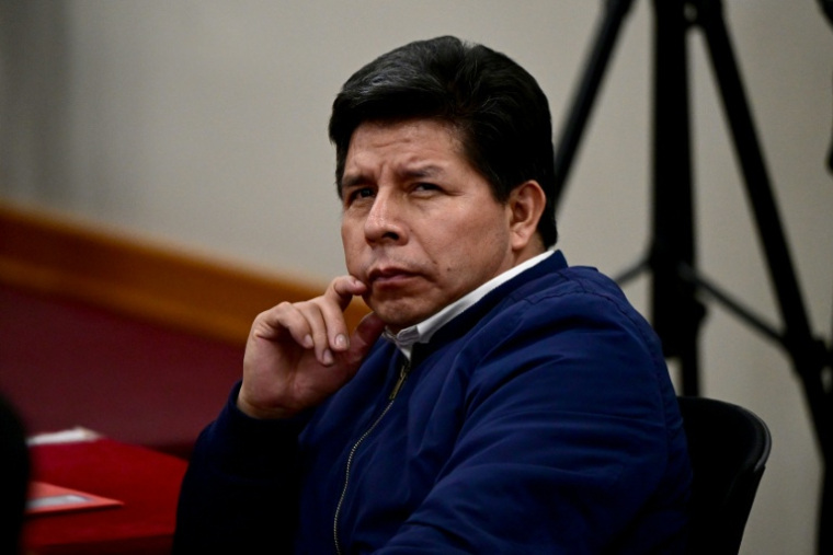 L'ancien président péruvien Pedro Castillo dans la salle d'audience avant la lecture du jugement de son procès pour rébellion, le 27 novembre 2025 à Lima ( AFP / ERNESTO BENAVIDES )