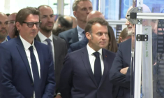 Emmanuel Macron inaugure le laboratoire d’excellence d’EssilorLuxottica