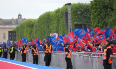 Des bousculades au Champ-de-Mars au moment de l'arrivée des joueurs