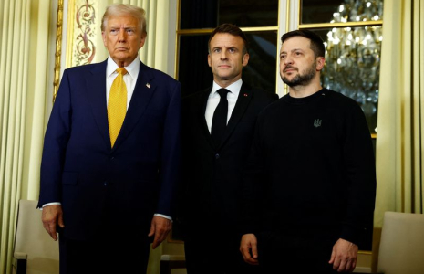 Le président français Macron rencontre le président élu américain Trump et le président ukrainien Zelensky à Paris