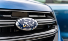 La déclinaison en van aménagé, avec lits et kitchenette est une invitation au voyage. crédit photo : jon lyall/Shutterstock / jon lyall