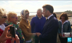 Législatives en France : Emmanuel Macron en campagne