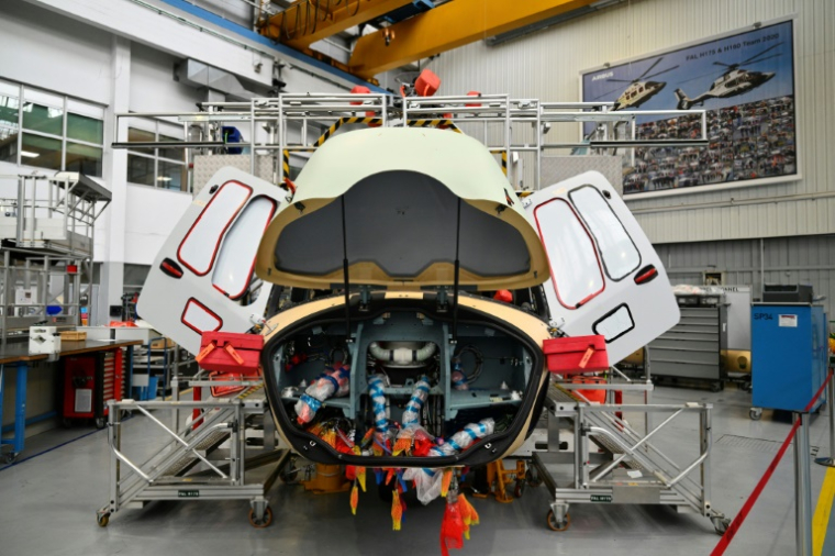Ligne d'assemblage de l'hélicoptère H160 d'AIrbus à Marignane, dans le sud-est de la France, le 24 juillet 2025 ( AFP / Christophe SIMON )