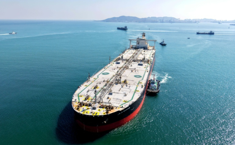 Un pétrolier arrive dans le port de Qingdao, en Chine, le 7 mars 2026 ( CN-STR / - )