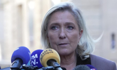 À Sébastien Lecornu "de prouver qu'il est véritablement dans une rupture", affirme Le Pen