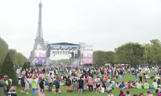 Paris: 40.000 enfants sur le Champ-de-Mars pour la "Journée des oubliés des vacances"