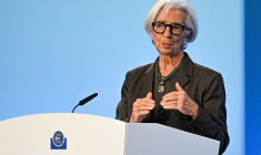 Christine Lagarde, présidente de la BCE, s'adresse à la presse à Francfort