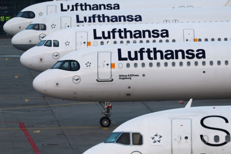 Avions de Lufthansa à l'aéroport de Francfort