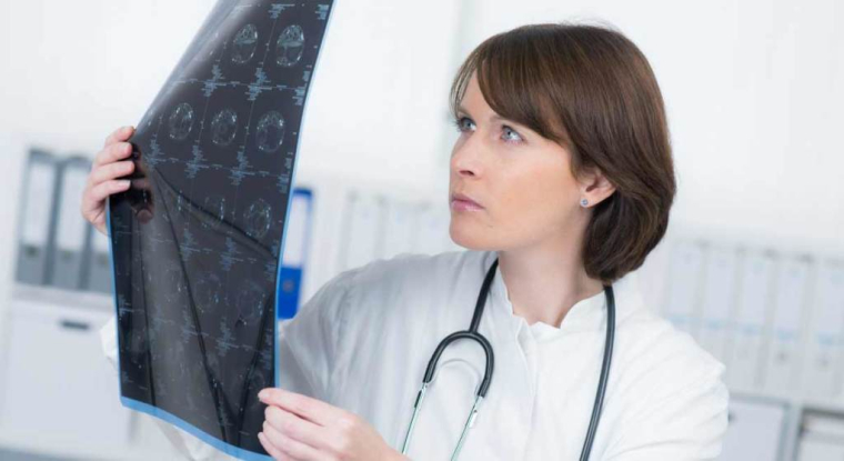 Pour toucher la réversion d'un conjoint d'une profession libérale, des critères sont à respecter. (© Fotolia)