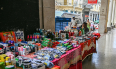 Un stand de vente de produits d'hygiène, à La Havane, le 18 juin 2026 ( AFP / YAMIL LAGE )