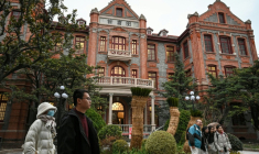 Les bâtiments d'une bibliothèque de l'université Jiaotong de Shanghai, en Chine, le 31 décembre 2025 ( AFP / Jade GAO )