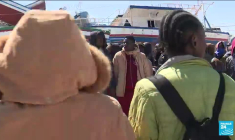 Tunisie : un homme tué dans des heurts avec des migrants, craintes d'une escalade