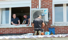 Les installations de climatisation se sont multipliées en France ces dernières années, comme ici, à Méricourt (Pas-de-Calais) le 19 juin 2026 ( AFP / Francois LO PRESTI )