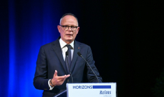 Edouard Philippe en meeting à Reims le 10 mai 2026 ( AFP / Martin BUREAU )