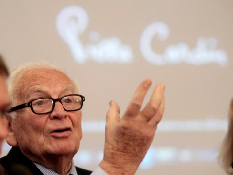 LE COUTURIER FRANÇAIS PIERRE CARDIN EST MORT À L'ÂGE DE 98 ANS