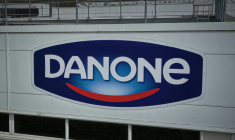 Le géant agroalimentaire Danone annonce élargir son rappel de laits infantiles à d'autres marchés ( AFP / Lou BENOIST )