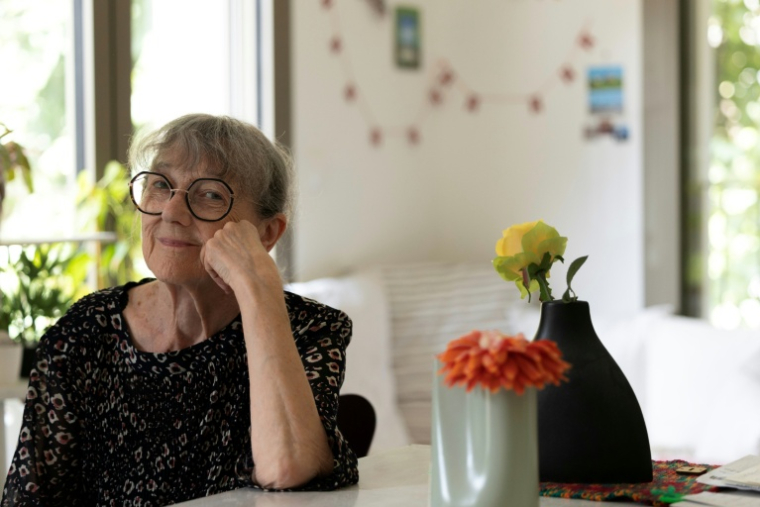 Michèle dans une résidence intergénérationnelle, le 21 août 2026, à Arcueil, dans le Val-de-Marne ( AFP / Kenzo TRIBOUILLARD )