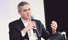 Vincent Pons, 39 ans, est aussi cofondateur d'eXplain, l’IA des professionnels en contact avec le secteur public. Ancien normalien, et diplômé de la Sorbonne. (© DR)