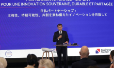 Le président français Emmanuel Macron s'exprime à la Tokyo Innovation Base (TIB) à Tokyo, le 1er avril 2026 ( POOL / Ludovic MARIN )