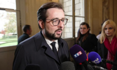 Budget: le PS ne veut pas participer "une parodie de discussion déjeunatoire" avec le RN